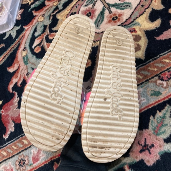 Rainbow slide sandals size 2 big girls - Picture 3 of 3